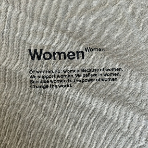 Aritzia tshirt - Picture 2 of 4